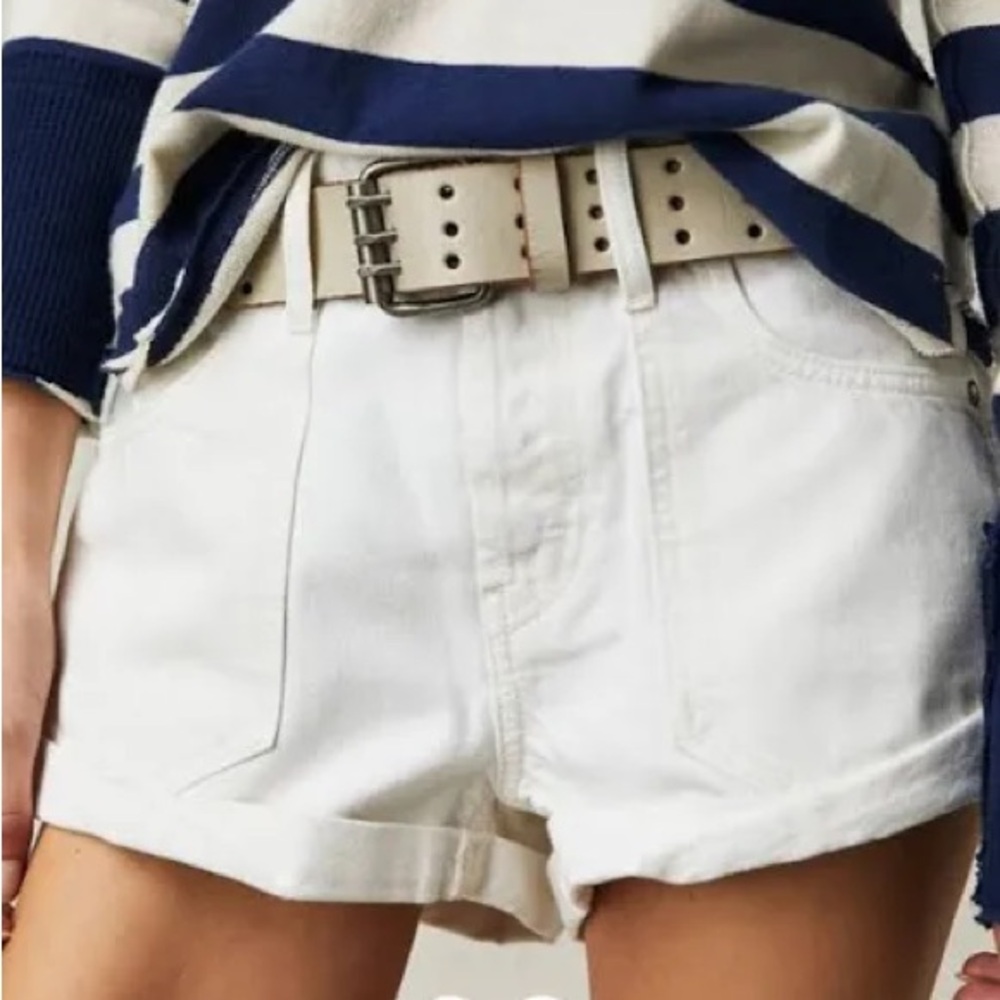 Free People Beginner’s Luck Slouch Shorts in Optic White.  NWT size 30.